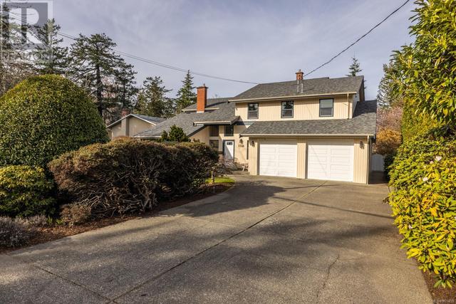 1536 Ash Rd, House detached with 5 bedrooms, 4 bathrooms and 6 parking in Saanich BC | Image 41