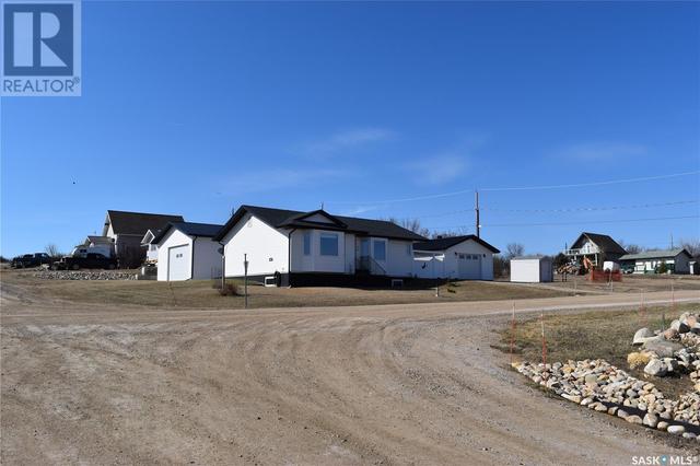 302 Richard Street, House detached with 3 bedrooms, 3 bathrooms and null parking in Manitou Beach SK | Image 2