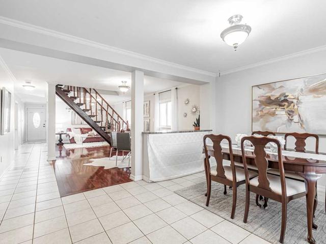 29 Laurel Ave, House detached with 3 bedrooms, 2 bathrooms and 2 parking in Toronto ON | Image 9