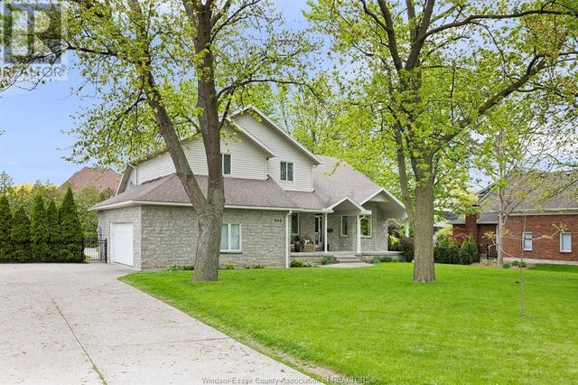 552 Old Tecumseh Rd, House detached with 4 bedrooms, 3 bathrooms and null parking in Lakeshore ON | Image 3
