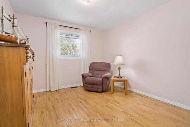 425 Wellington St E, House detached with 3 bedrooms, 2 bathrooms and 3 parking in Wellington North ON | Image 9