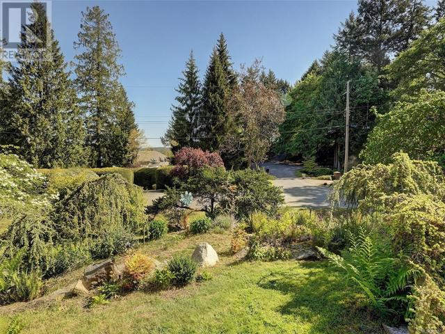 11316 Ravenscroft Pl, House detached with 4 bedrooms, 5 bathrooms and 4 parking in North Saanich BC | Image 47