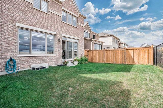 33 Maskell Cres, House detached with 4 bedrooms, 4 bathrooms and 4 parking in Whitby ON | Image 20