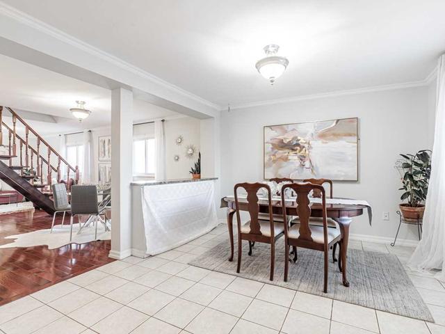 29 Laurel Ave, House detached with 3 bedrooms, 2 bathrooms and 2 parking in Toronto ON | Image 8