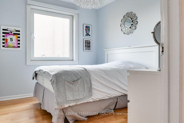 4 Cassandra Blvd, House semidetached with 3 bedrooms, 2 bathrooms and 2 parking in Toronto ON | Image 7