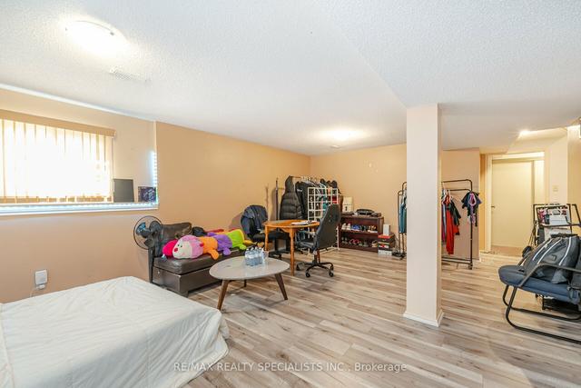 6 - 236 Kingswood Dr, Townhouse with 3 bedrooms, 3 bathrooms and 2 parking in Kitchener ON | Image 26