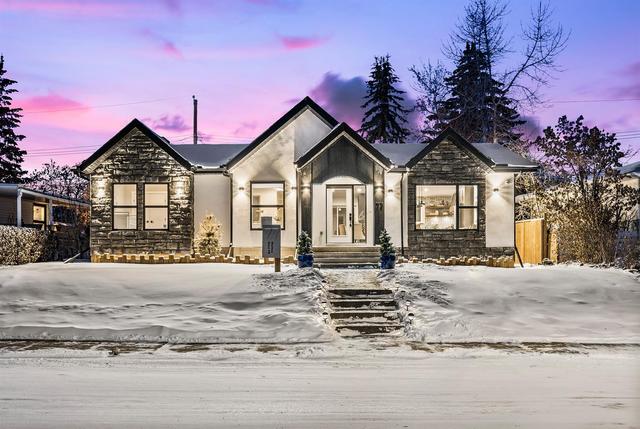 77 Malibou Road Sw, House detached with 4 bedrooms, 3 bathrooms and 3 parking in Calgary AB | Image 1
