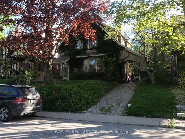 11 Oswald Cres, House detached with 3 bedrooms, 1 bathrooms and 4 parking in Toronto ON | Image 1