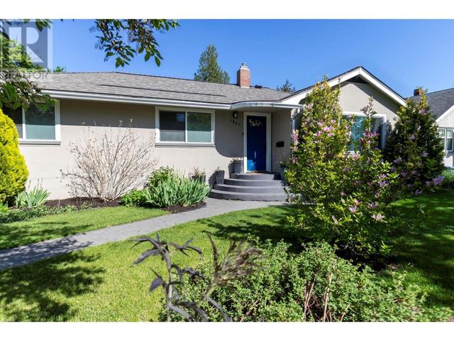 1821 Ethel St, House detached with 4 bedrooms, 3 bathrooms and 4 parking in Kelowna BC | Image 2