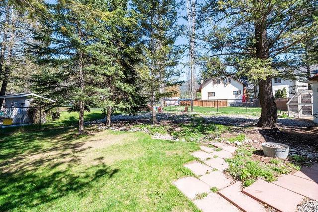 7500 Rivercrest Rd, House detached with 3 bedrooms, 2 bathrooms and 4 parking in Radium Hot Springs BC | Image 31