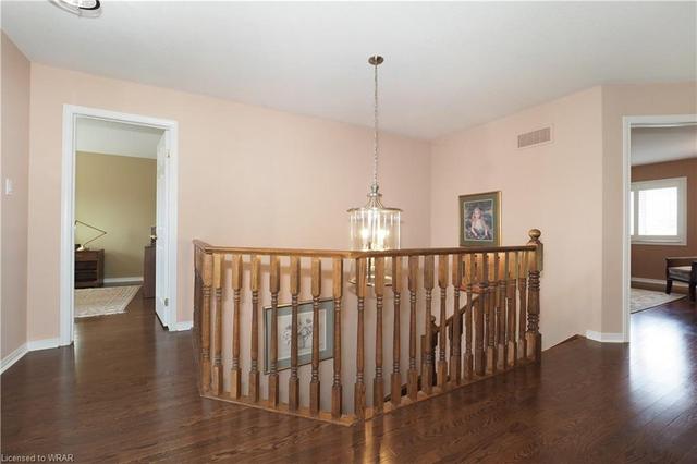 30 Winding Wood Cres, House detached with 4 bedrooms, 2 bathrooms and 4 parking in Kitchener ON | Image 20