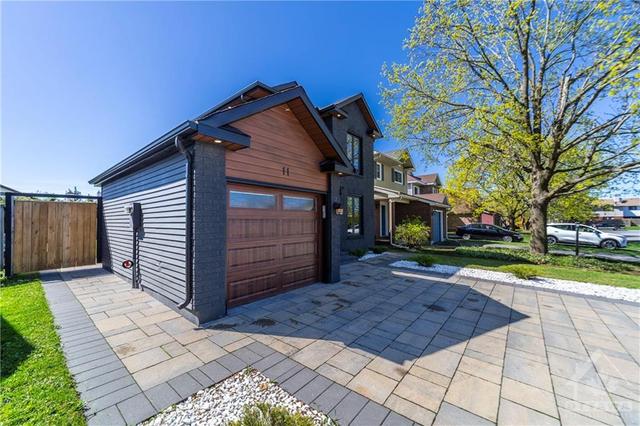 11 Sovereign Ave, House detached with 3 bedrooms, 4 bathrooms and 4 parking in Ottawa ON | Image 2