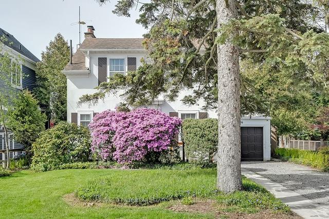 26 Park Ave, House detached with 3 bedrooms, 2 bathrooms and 4 parking in Oakville ON | Image 1