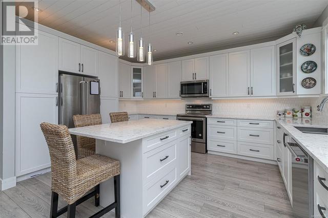 2191 Stonewater Lane, House detached with 3 bedrooms, 2 bathrooms and 2 parking in Sooke BC | Image 14