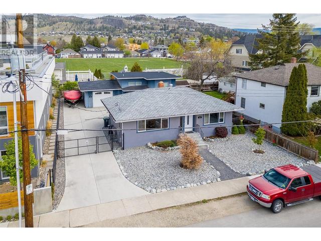 930 - 932 Lawson Ave, House detached with 6 bedrooms, 4 bathrooms and 5 parking in Kelowna BC | Image 50