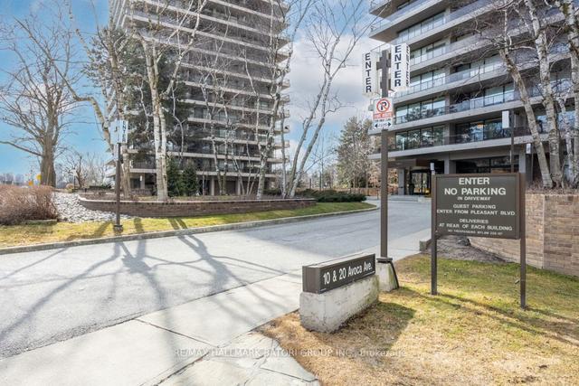 1401 - 20 Avoca Ave, Condo with 1 bedrooms, 2 bathrooms and 1 parking in Toronto ON | Image 8