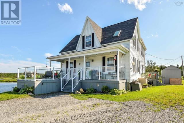 8509 Highway 327, House detached with 3 bedrooms, 2 bathrooms and null parking in Cape Breton NS | Image 6