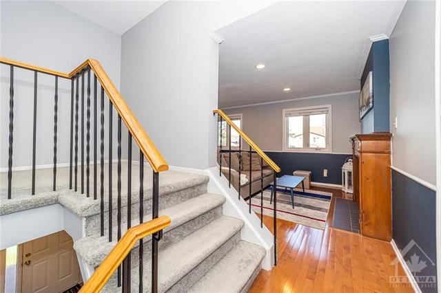 380 Oaklawn Cres, House detached with 4 bedrooms, 4 bathrooms and 4 parking in Ottawa ON | Image 11