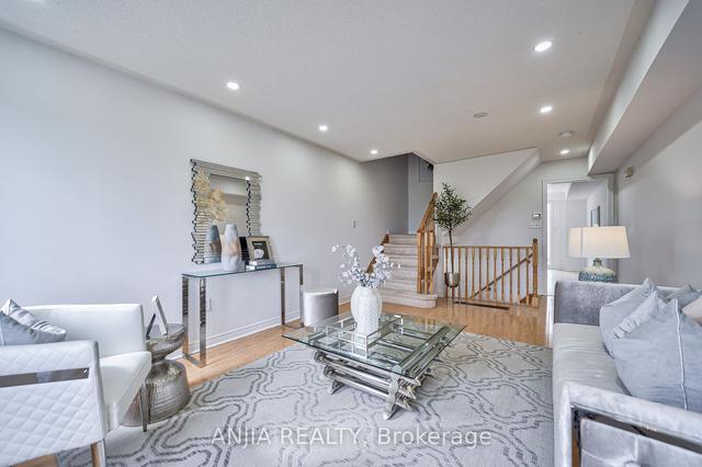 2604 Bur Oak Ave, House attached with 3 bedrooms, 4 bathrooms and 4 parking in Markham ON | Image 7