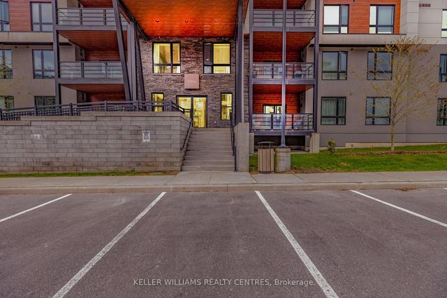 401 - 306 Essa Rd, Condo with 3 bedrooms, 2 bathrooms and 2 parking in Barrie ON | Image 1