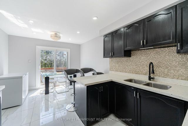 67 Millstone Dr, Townhouse with 3 bedrooms, 3 bathrooms and 2 parking in Brampton ON | Image 4