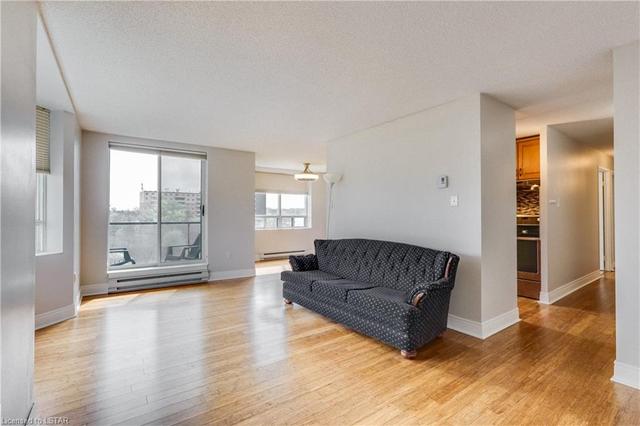 708 - 76 Baseline Road West Rd, House attached with 2 bedrooms, 2 bathrooms and 2 parking in London ON | Image 7