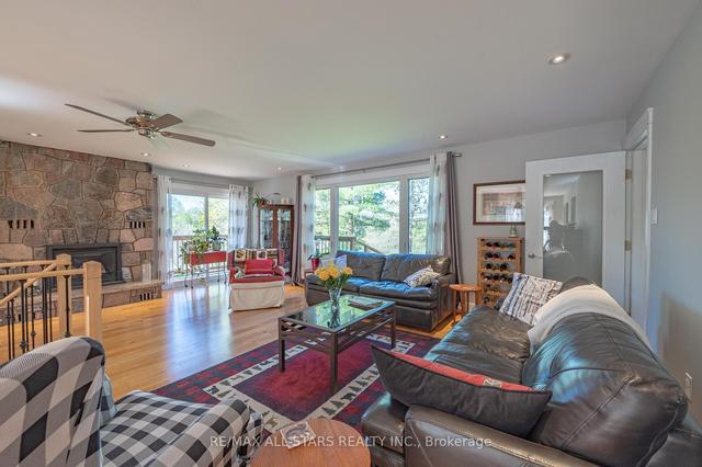 3374 Elm Tree Rd, House detached with 3 bedrooms, 3 bathrooms and 13 parking in Kawartha Lakes ON | Image 3