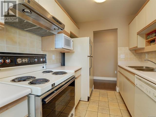 307 - 1436 Harrison St, Condo with 2 bedrooms, 2 bathrooms and 1 parking in Victoria BC | Image 10