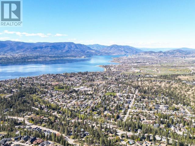 570 Gowen Pl, House detached with 4 bedrooms, 2 bathrooms and 2 parking in Kelowna BC | Image 54