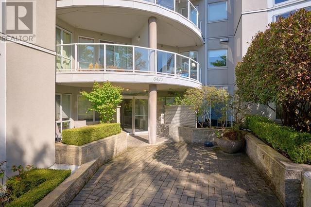 201 - 8420 Jellicoe St, Condo with 2 bedrooms, 2 bathrooms and 2 parking in Vancouver BC | Image 5
