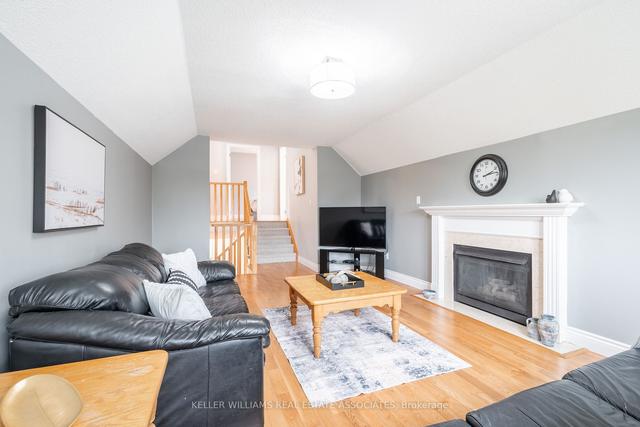 7 Chatsworth Cres, House detached with 3 bedrooms, 4 bathrooms and 4 parking in Hamilton ON | Image 9