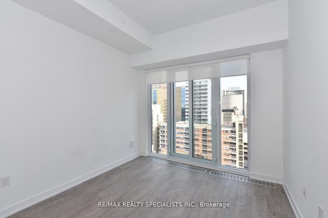 PH10 - 50 Mccaul St, Condo with 1 bedrooms, 2 bathrooms and 0 parking in Toronto ON | Image 3