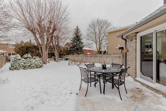 3054 Silverthorn Dr, House detached with 3 bedrooms, 4 bathrooms and 3 parking in Oakville ON | Image 32