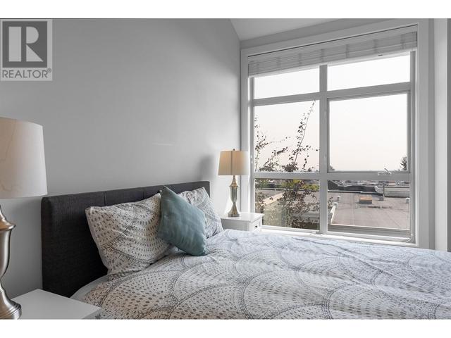 11 - 115 W Queens Rd, House attached with 2 bedrooms, 3 bathrooms and 1 parking in North Vancouver BC | Image 7