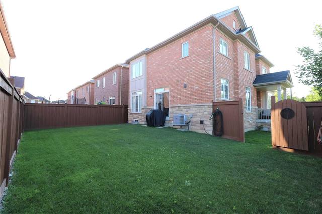 27 George Robinson Dr, House detached with 4 bedrooms, 3 bathrooms and 2 parking in Brampton ON | Image 19