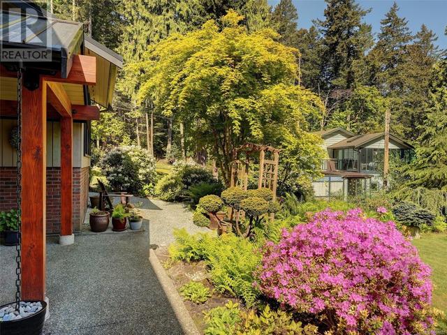 11316 Ravenscroft Pl, House detached with 4 bedrooms, 5 bathrooms and 4 parking in North Saanich BC | Image 48