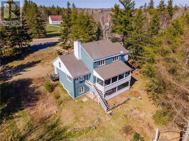 111 Du Couvent, House detached with 5 bedrooms, 2 bathrooms and null parking in Bouctouche NB | Image 1