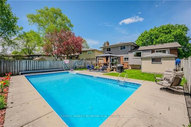 23 Meadow Cres, House detached with 4 bedrooms, 3 bathrooms and 3 parking in Guelph ON | Image 35