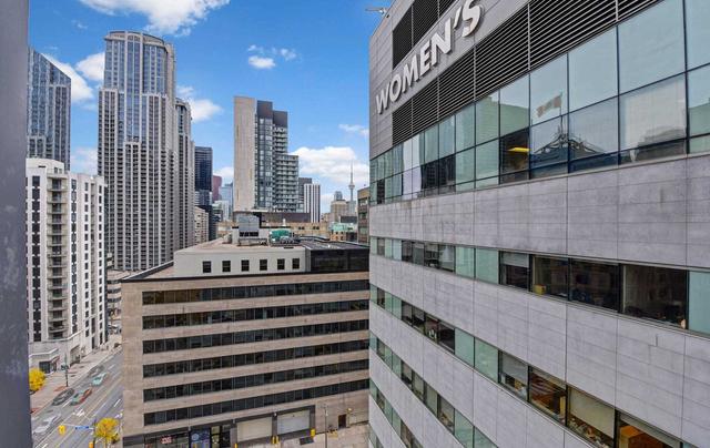 1010 - 832 Bay St, Condo with 3 bedrooms, 2 bathrooms and 1 parking in Toronto ON | Image 32
