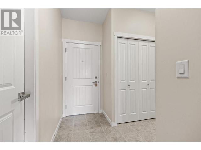 106 - 3733 Casorso Rd, Condo with 1 bedrooms, 2 bathrooms and 1 parking in Kelowna BC | Image 4