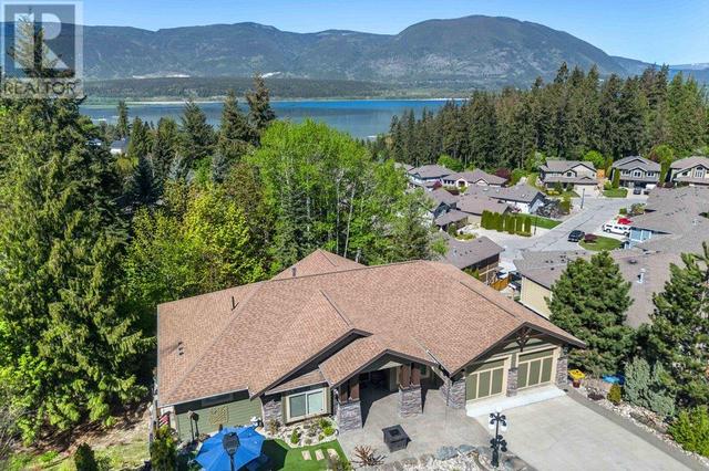 1 - 1581 20 St Ne, House detached with 3 bedrooms, 3 bathrooms and 2 parking in Salmon Arm BC | Image 3