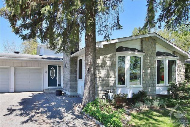 31 Parkglen Dr, House detached with 4 bedrooms, 2 bathrooms and 6 parking in Ottawa ON | Image 1