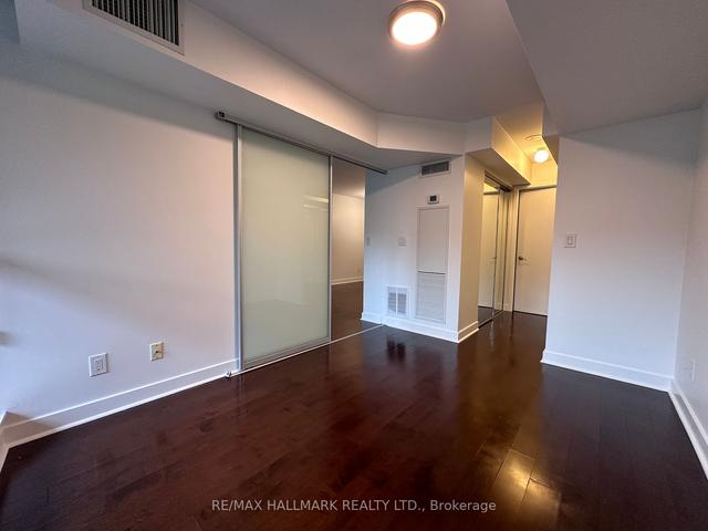 203 - 320 Richmond St E, Condo with 1 bedrooms, 2 bathrooms and 1 parking in Toronto ON | Image 5