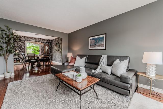 34 Deerwood Cres, House detached with 4 bedrooms, 4 bathrooms and 6 parking in Kitchener ON | Image 8