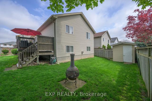 15 Bowcott Cres, House detached with 3 bedrooms, 2 bathrooms and 6 parking in London ON | Image 2