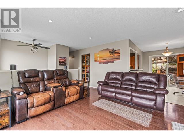 2912 Heritage Place, House detached with 4 bedrooms, 2 bathrooms and 4 parking in Vernon BC | Image 9