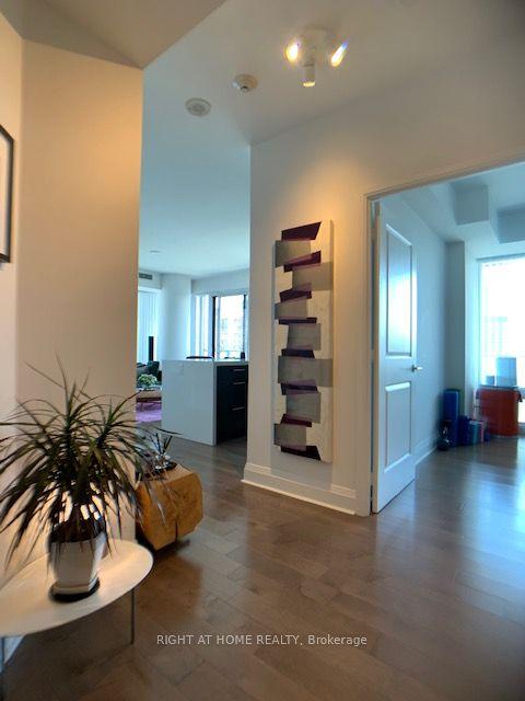 2202 - 65 St Mary St, Condo with 2 bedrooms, 2 bathrooms and 1 parking in Toronto ON | Image 15