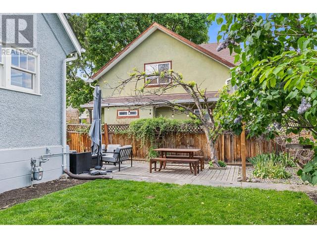 946 Laurier Ave, House detached with 3 bedrooms, 1 bathrooms and 4 parking in Kelowna BC | Image 30