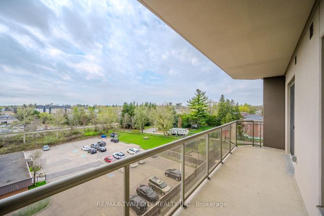 539 Belmont Ave W, Condo with 2 bedrooms, 2 bathrooms and 1 parking in Kitchener ON | Image 5