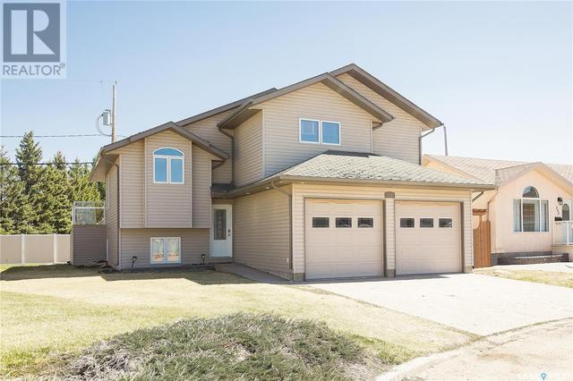 731 Adamson Crescent, House detached with 4 bedrooms, 3 bathrooms and null parking in Shellbrook SK | Image 1